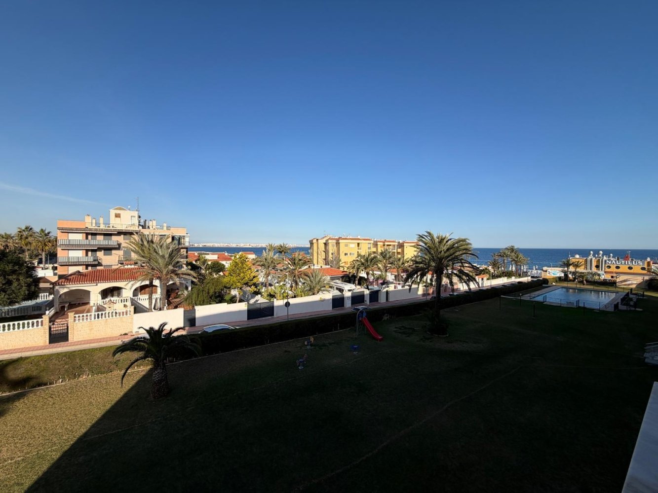 Apartment à Punta Prima, Alicante, Espagne 3 chambres, 92 m2 No. 198048