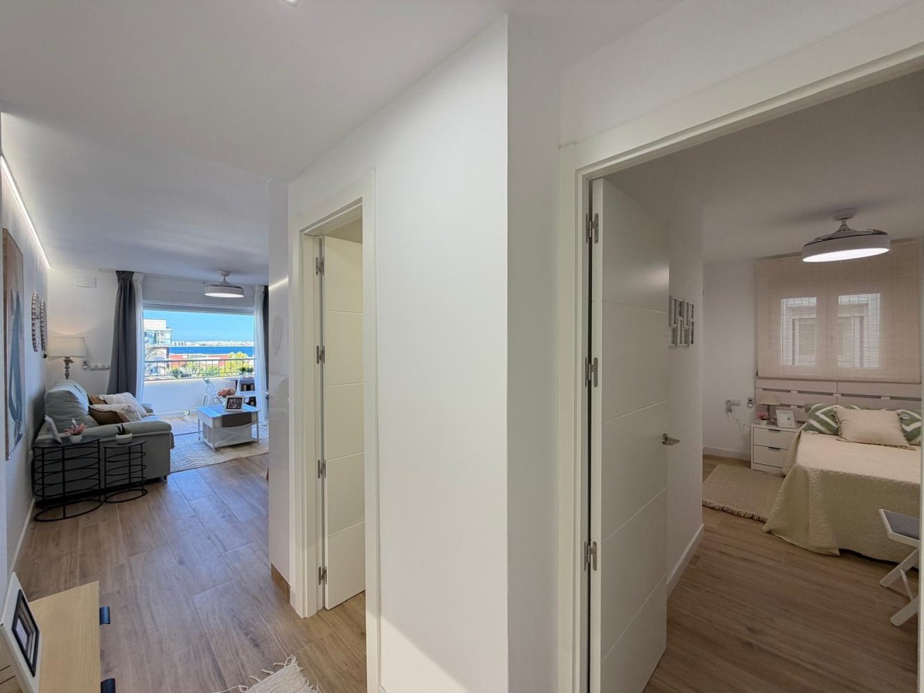 Apartment à Punta Prima, Alicante, Espagne 3 chambres, 92 m2 No. 198048