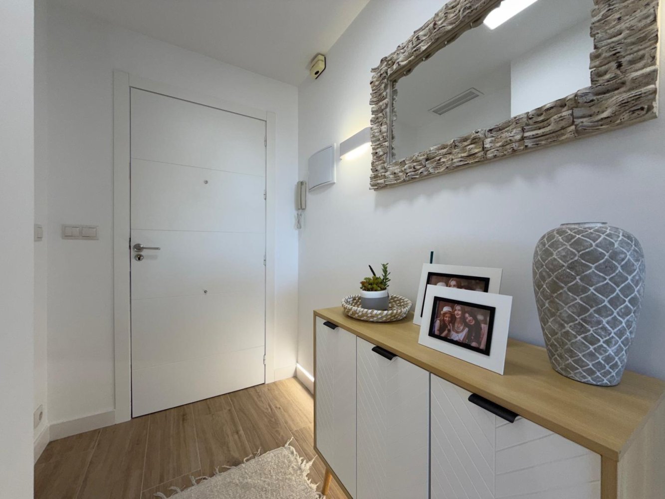 Apartment à Punta Prima, Alicante, Espagne 3 chambres, 92 m2 No. 198048