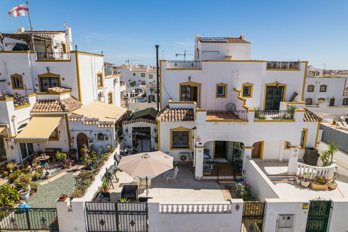 Villa a Vistabella, Alicante, Spagna 3 camere da letto, 110 mq. N° 198270