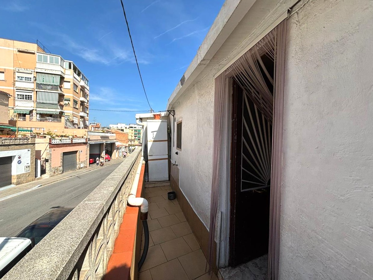 Lägenhet i Santa Coloma de Gramenet, Barcelona, Spanien 2 sovrum, 35 kvm. Nr. 197552