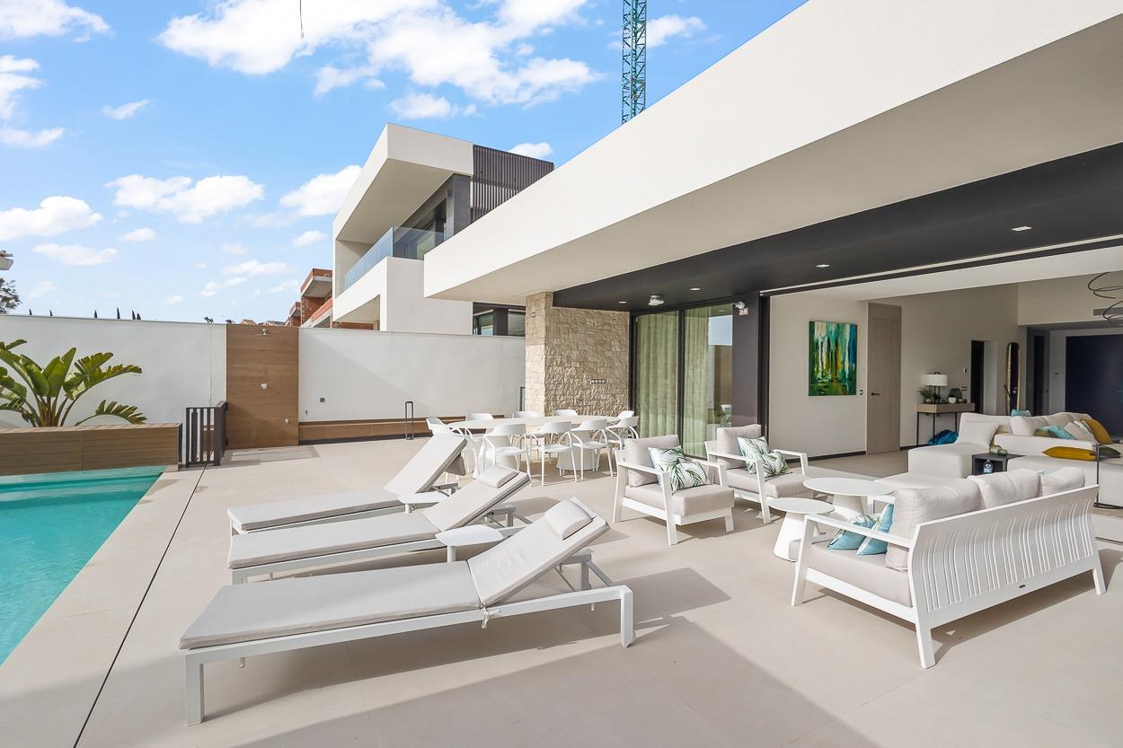 Villa i Algorfa, Alicante, Spanien 5 sovrum, 318 kvm. Nr. 198447