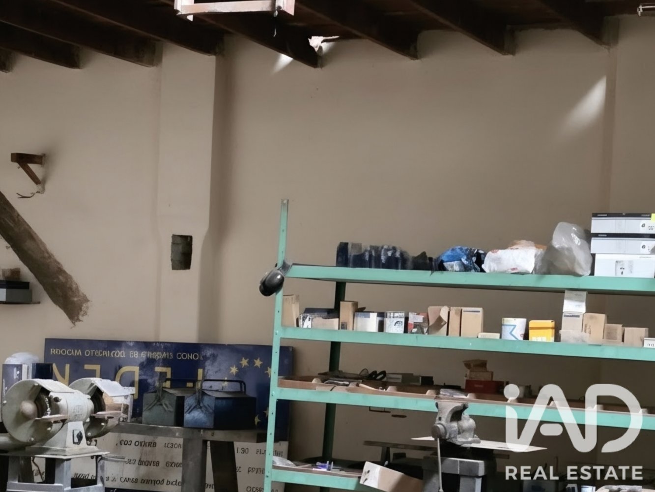 Commercial property in Alginet, Valencia, Spain 356 sq.m. No. 198671