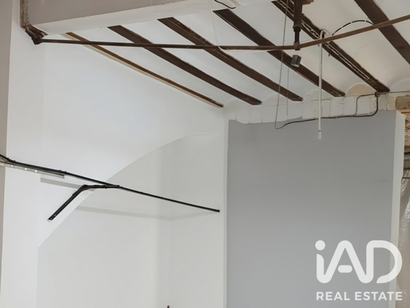 Commercial property in Alginet, Valencia, Spain 356 sq.m. No. 198671