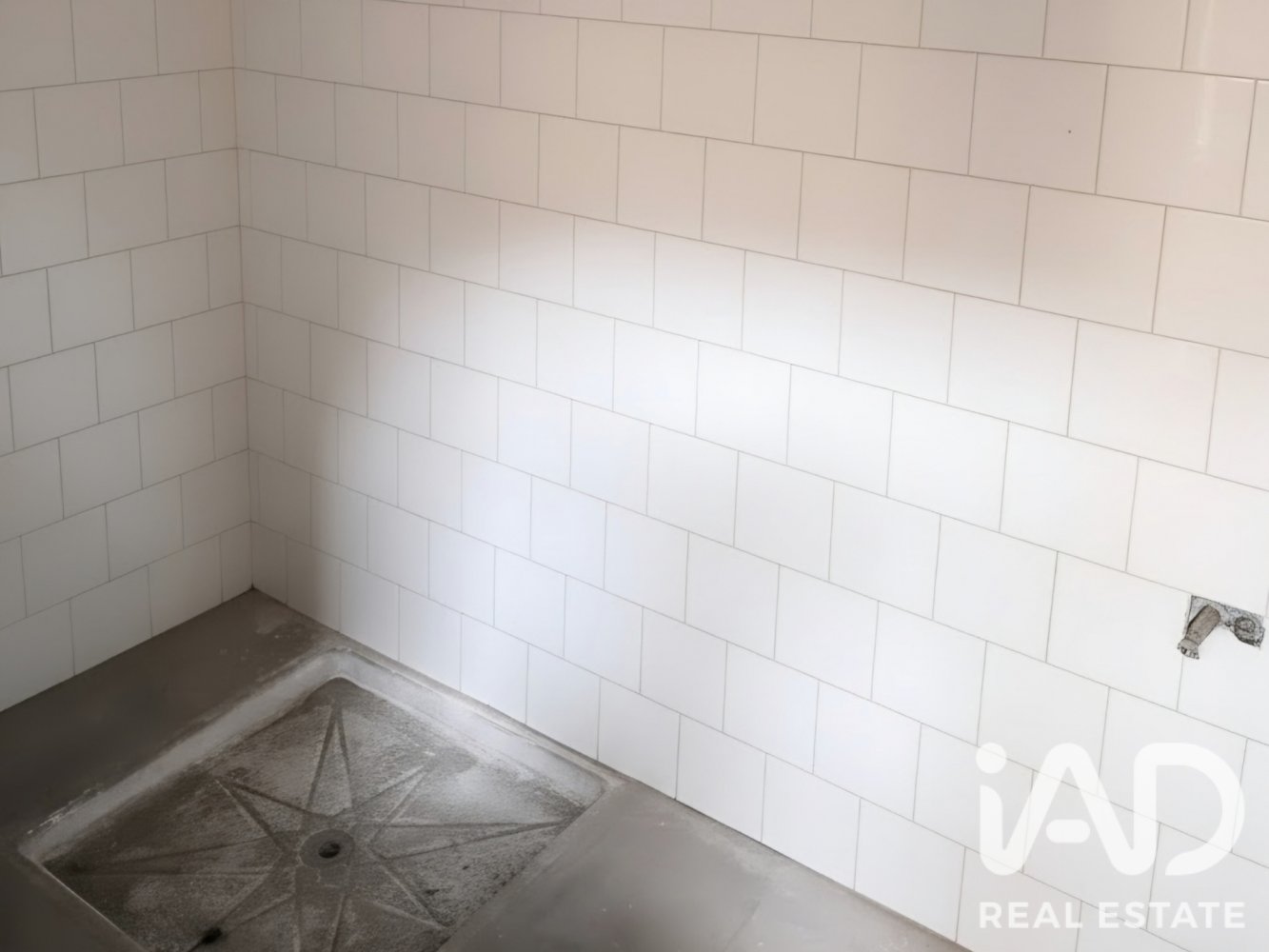 Commercial property in Alginet, Valencia, Spain 356 sq.m. No. 198671