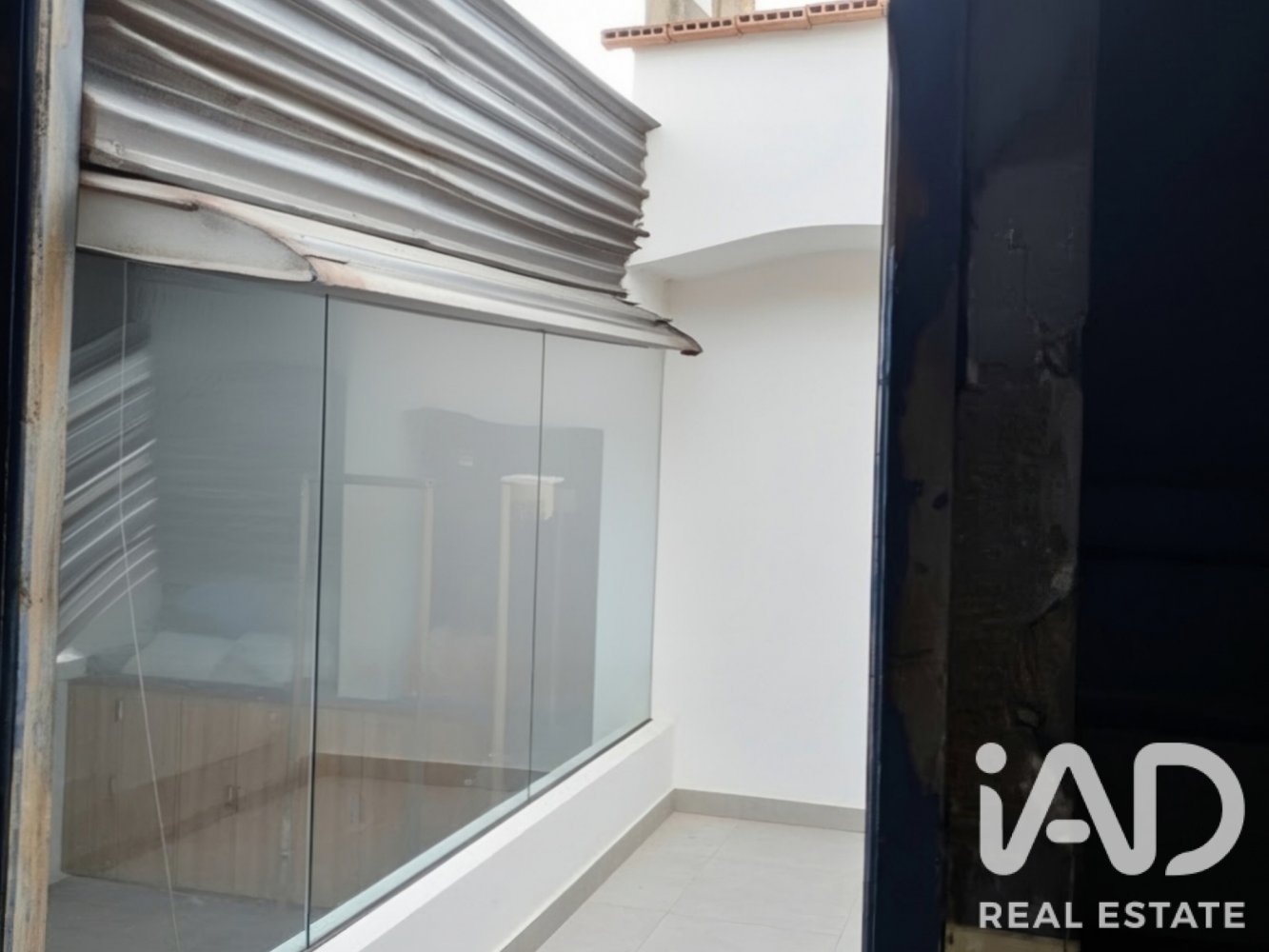 Commercial property in Alginet, Valencia, Spain 356 sq.m. No. 198671