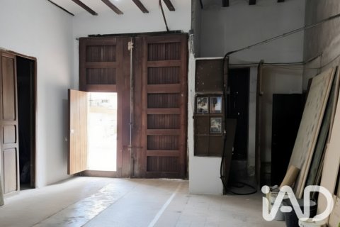 Commercial property in Alginet, Valencia, Spain 356 sq.m. No. 198671