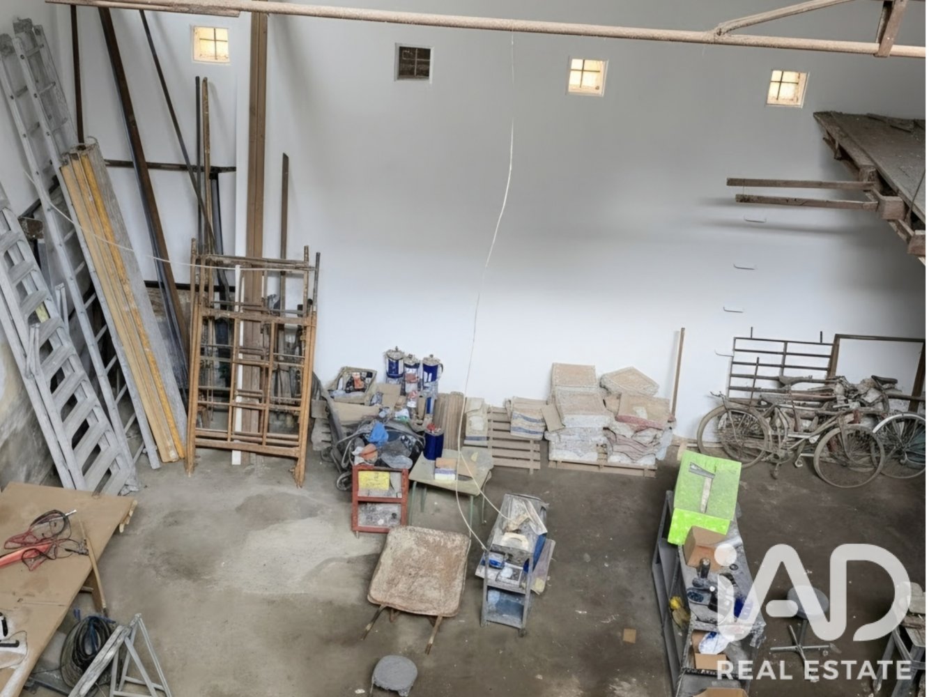 Commercial property in Alginet, Valencia, Spain 356 sq.m. No. 198671