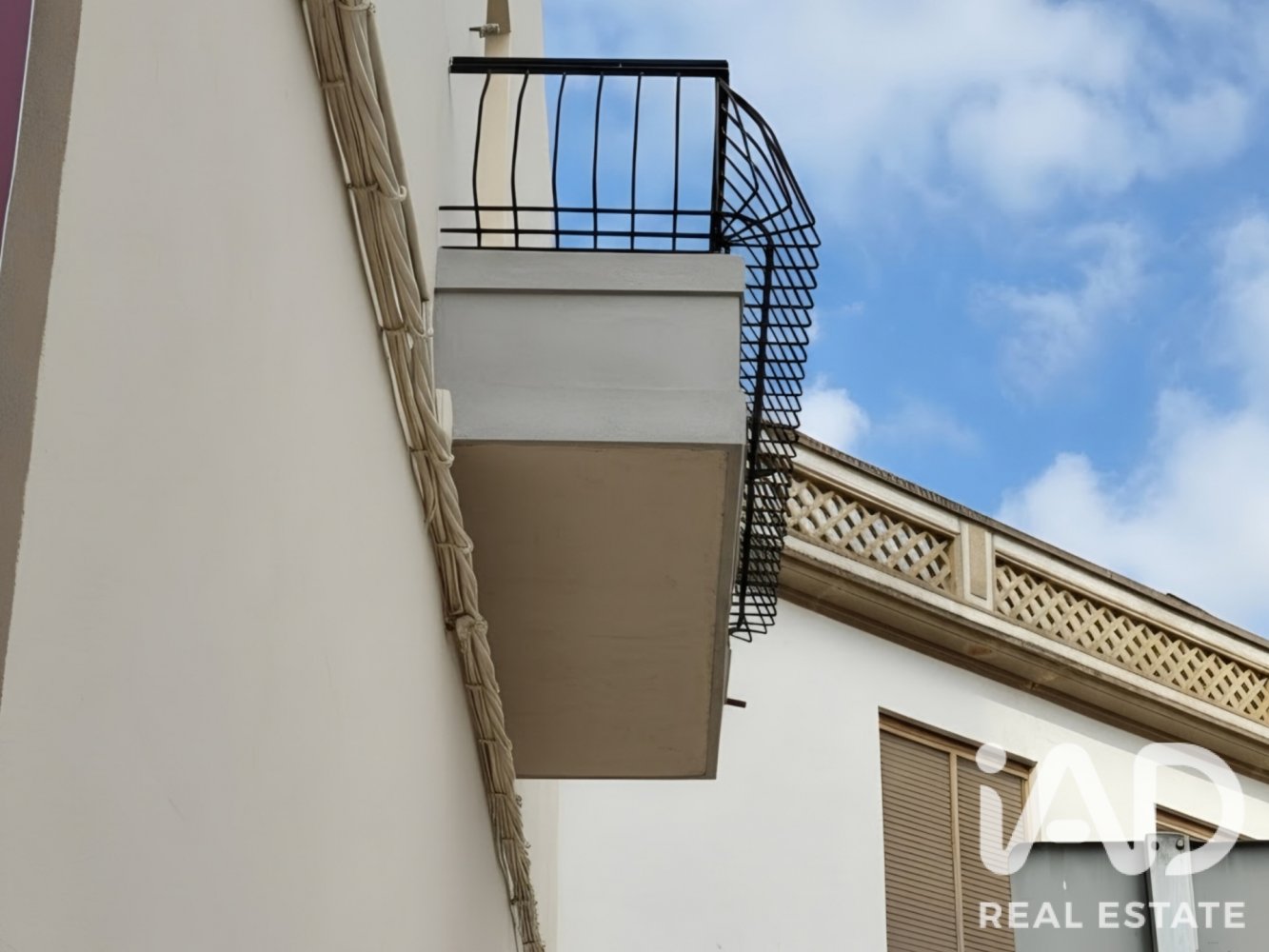 Commercial property in Alginet, Valencia, Spain 356 sq.m. No. 198671