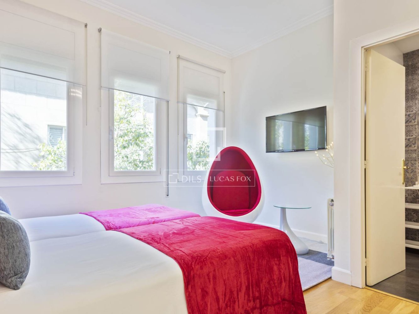 Villa in Barcelona, Spanien 8 Schlafzimmer, 550 m2 Nr. 199990