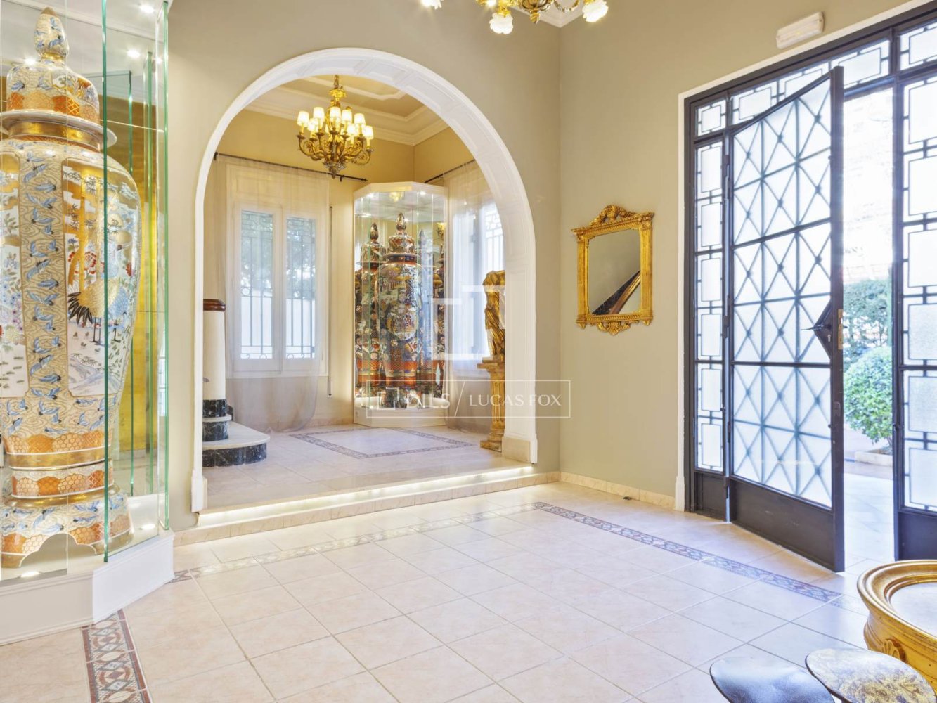 Villa in Barcelona, Spanien 8 Schlafzimmer, 550 m2 Nr. 199990