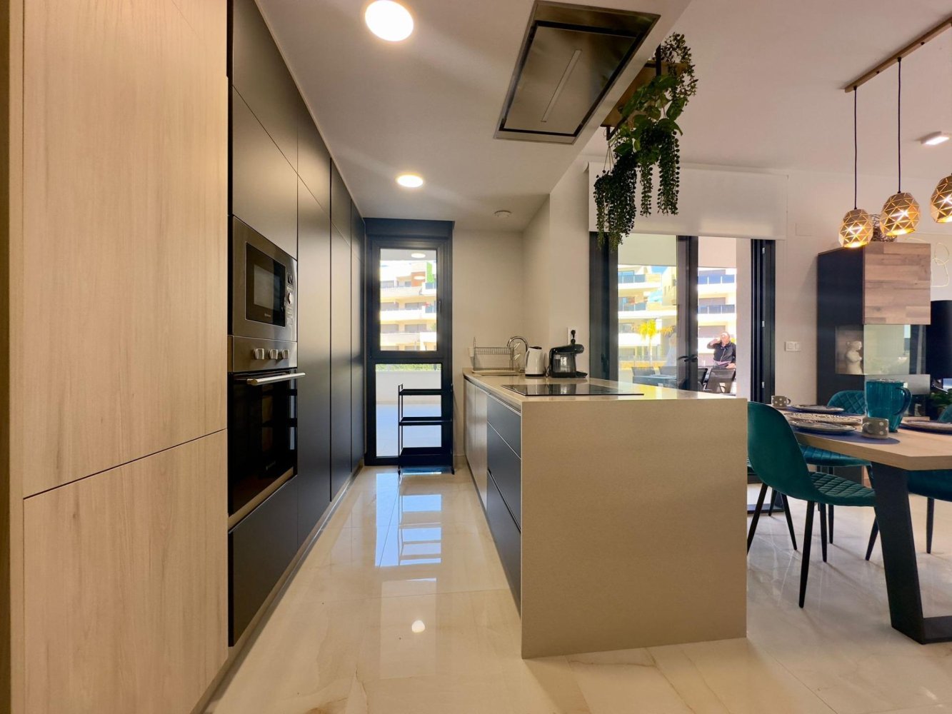 Appartamento a Torrevieja, Alicante, Spagna 111 mq. N° 198120