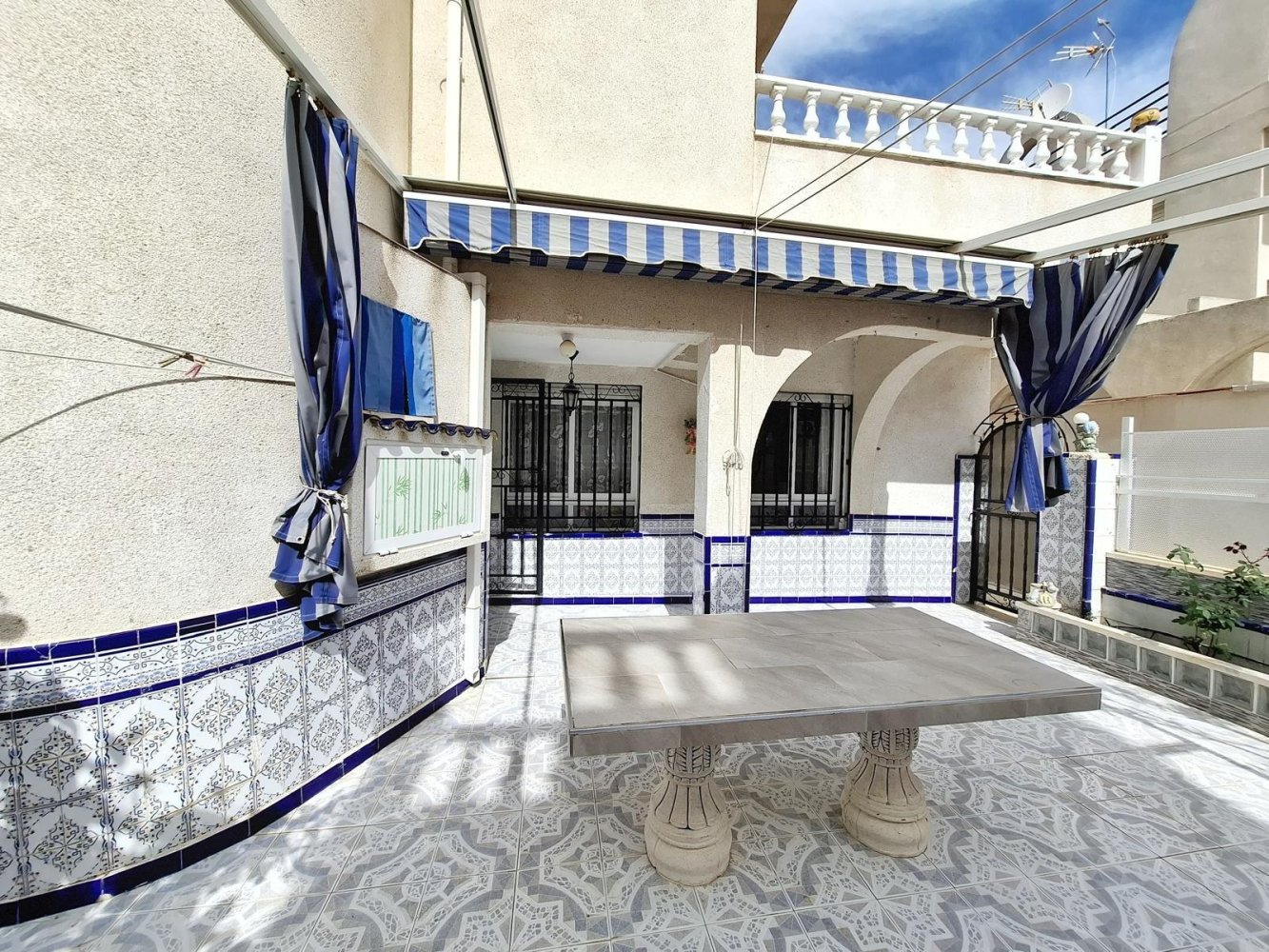 Kaupunkipientalo Torrevieja, Alicante, Espanja 5 makuuhuonetta, 97 m2 No. 199098