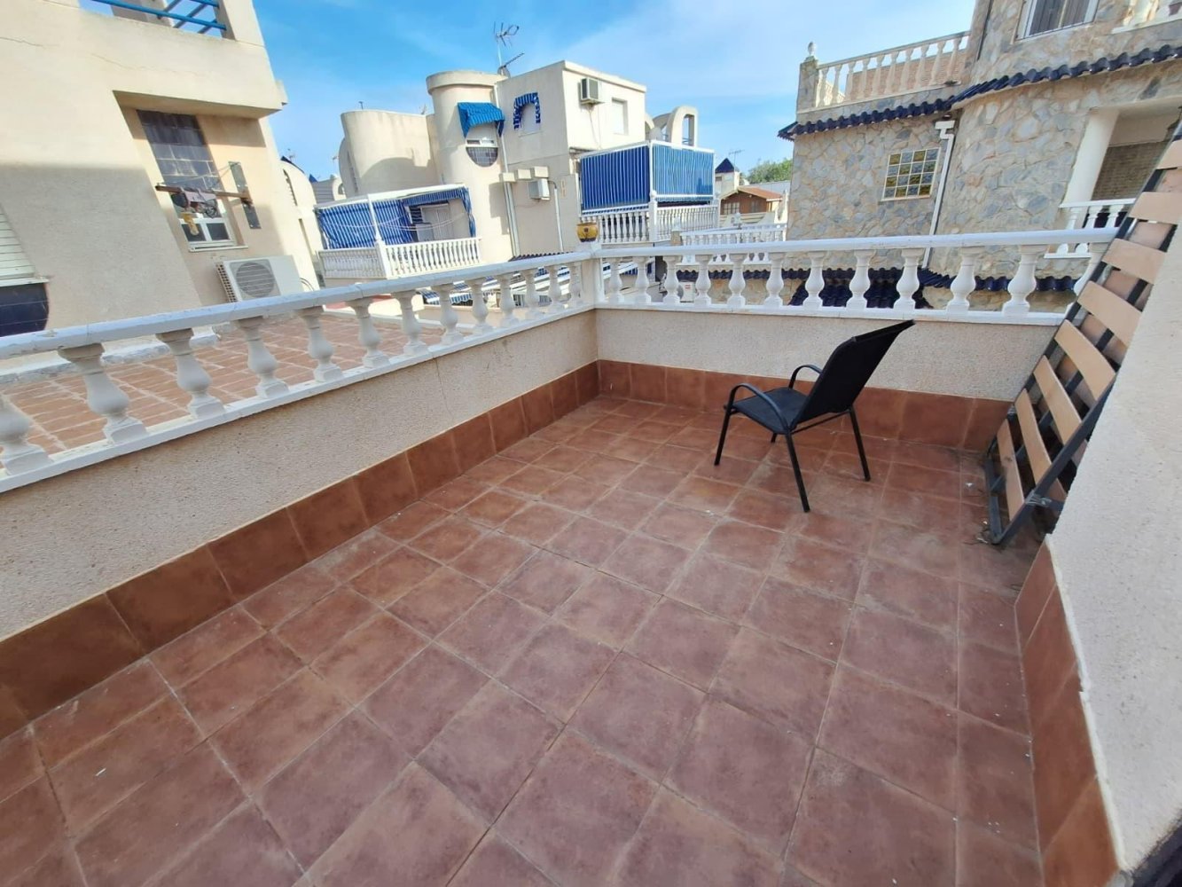 Kaupunkipientalo Torrevieja, Alicante, Espanja 5 makuuhuonetta, 97 m2 No. 199098