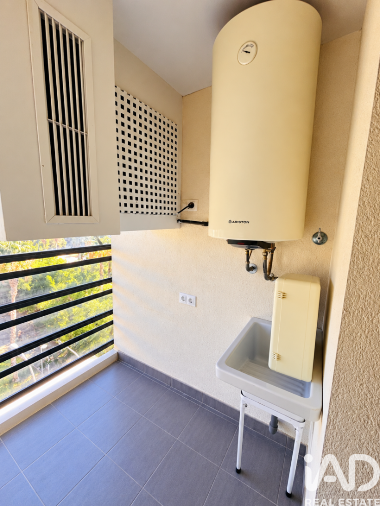 Apartment in Alicante, Spain 4 bedrooms, 100 sq.m. No. 198619