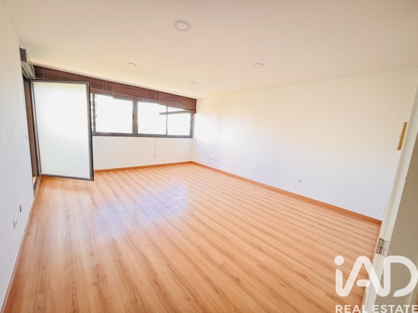 Apartment in Alicante, Spain 4 bedrooms, 100 sq.m. No. 198619
