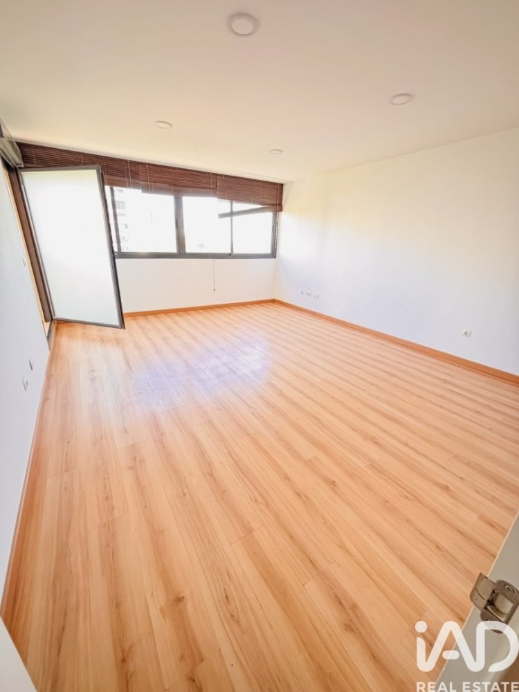 Apartment in Alicante, Spain 4 bedrooms, 100 sq.m. No. 198619