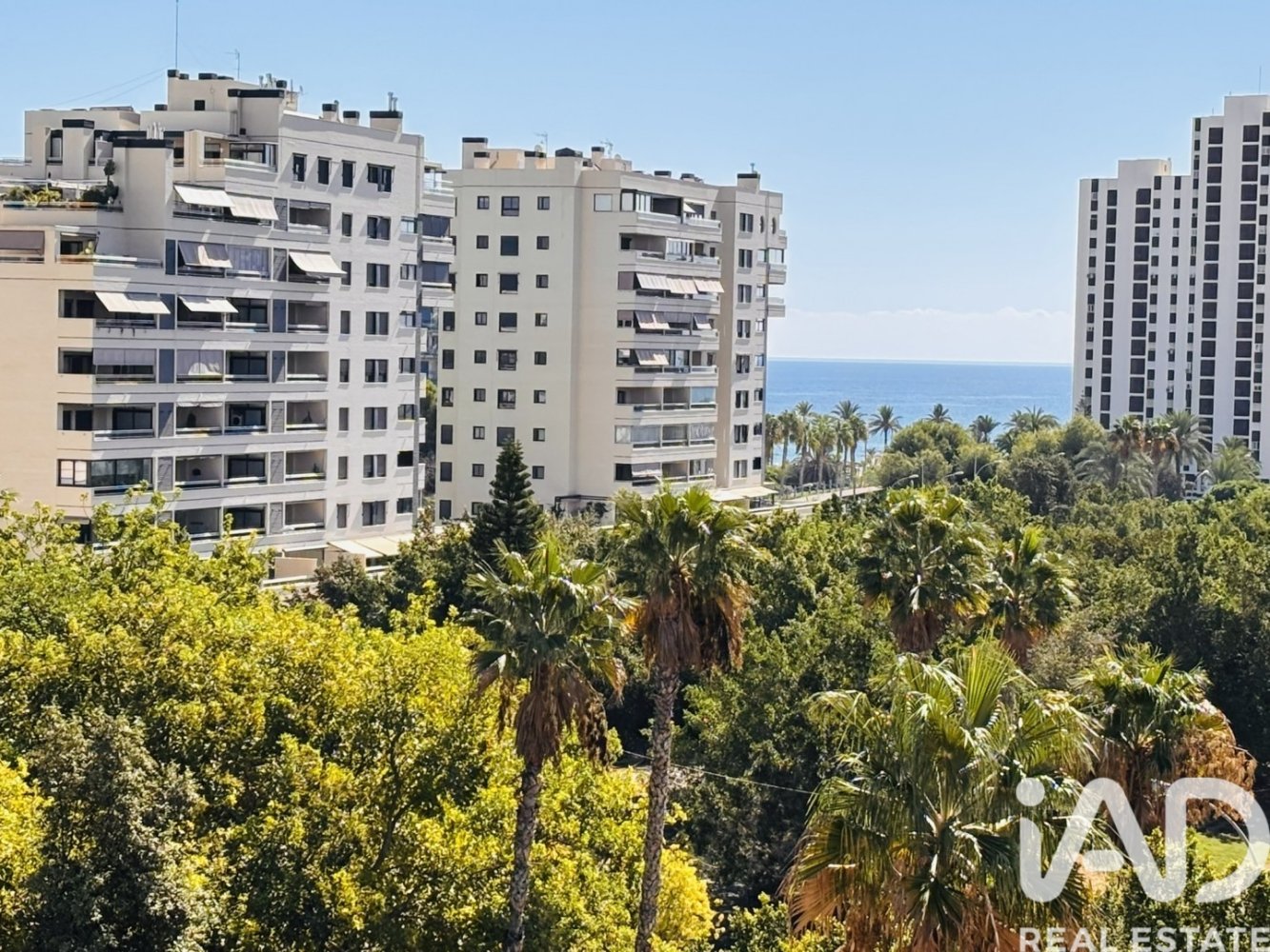 Apartment in Alicante, Spain 4 bedrooms, 100 sq.m. No. 198619