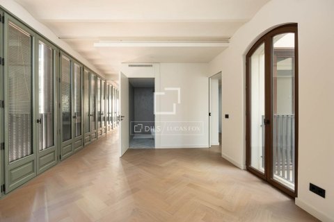 Apartment in Barcelona, Spain 1 bedroom, 132 sq.m. No. 198487