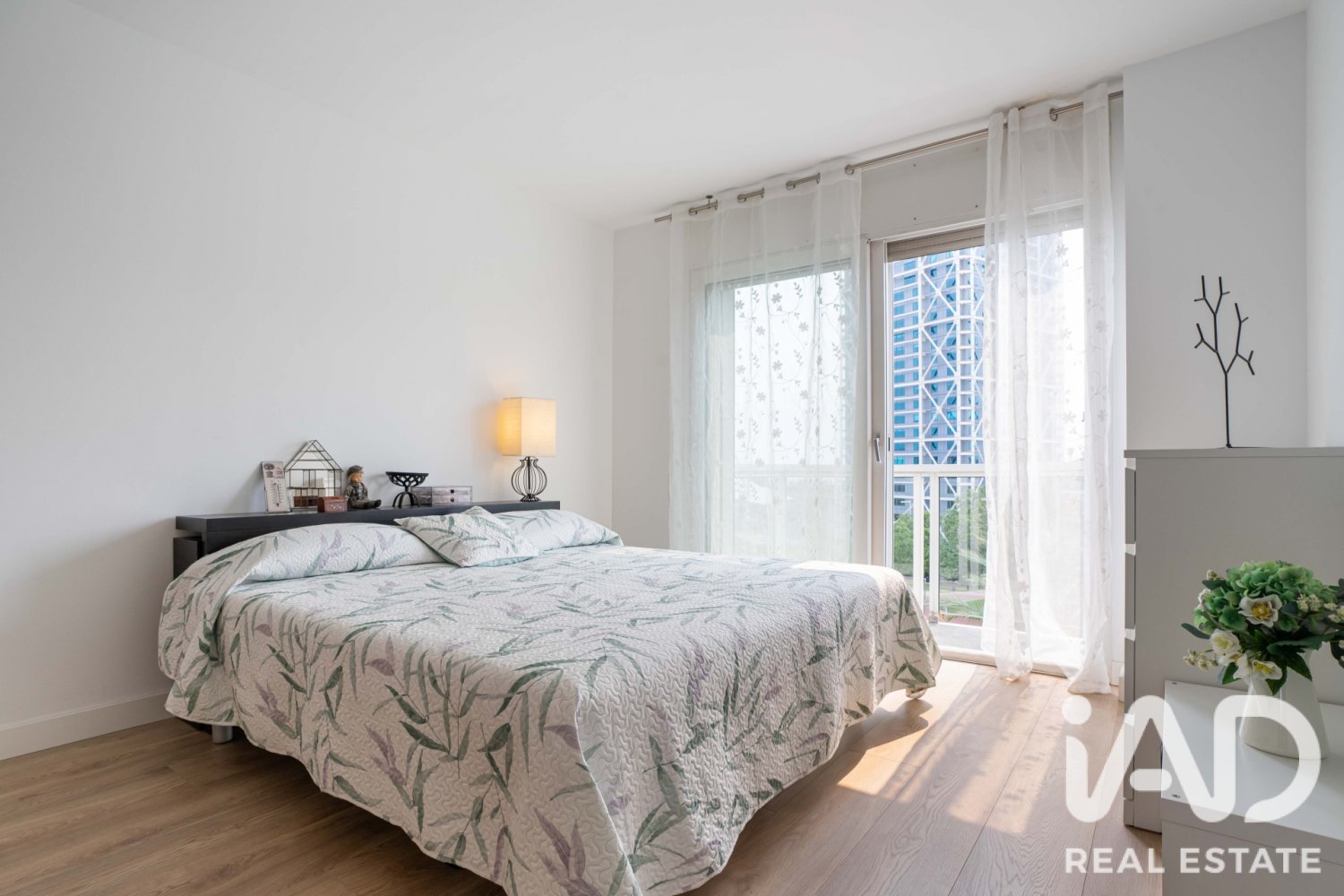Dvīņu māja Barcelona, Spānijā 3 istabas, 246 m2 Nr. 197722