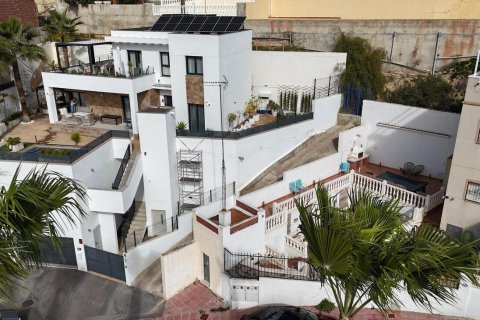 Villa a Ciudad Quesada, Alicante, Spagna 3 camere da letto, 225 mq. N° 197248