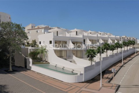 Apartment in Torrevieja, Alicante, Spain 2 bedrooms, 103 sq.m. No. 120661