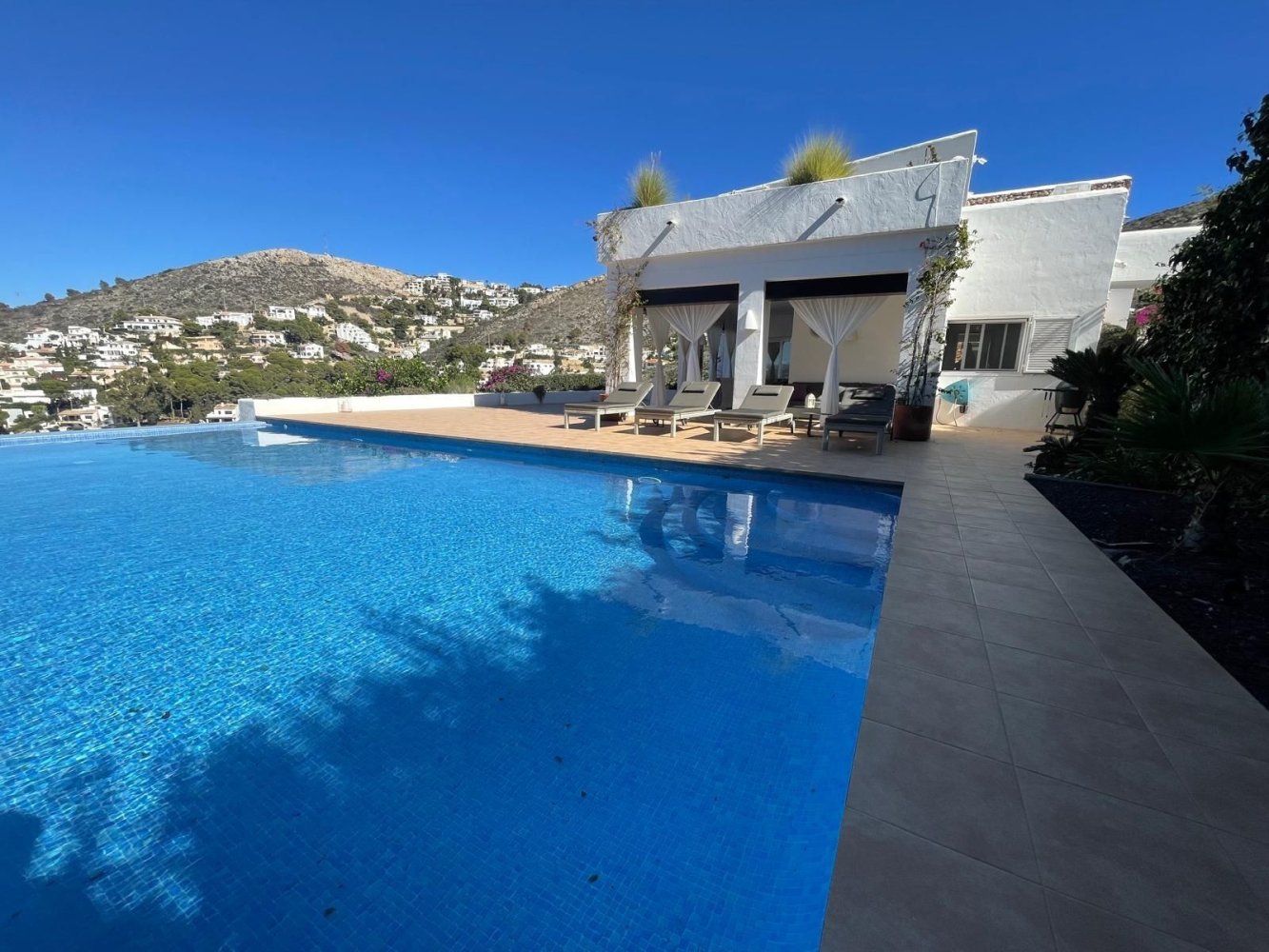 Villa a Moraira, Alicante, Spagna 229 mq. N° 197339