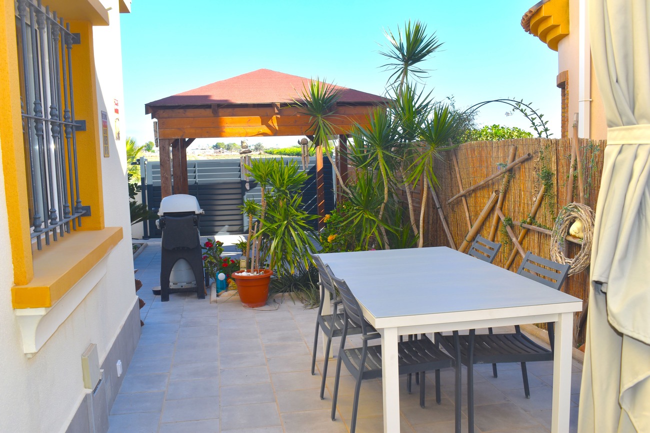 Villa in Guardamar del Segura, Alicante, Spanien 3 Schlafzimmer, 96 m2 Nr. 199789