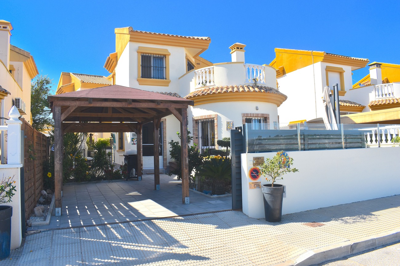 Villa in Guardamar del Segura, Alicante, Spanien 3 Schlafzimmer, 96 m2 Nr. 199789