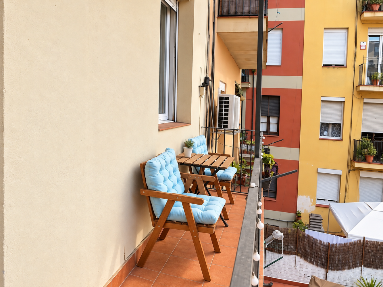 Apartament w Eixample, Barcelona, Hiszpania 2 sypialnie, 60 mkw. nr 199921