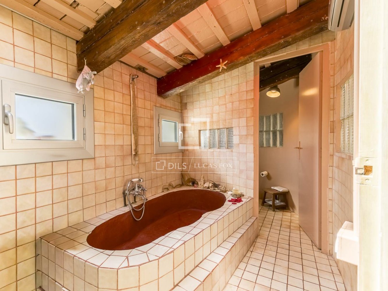 Apartment à Barcelona, Espagne 2 chambres, 368 m2 No. 199146