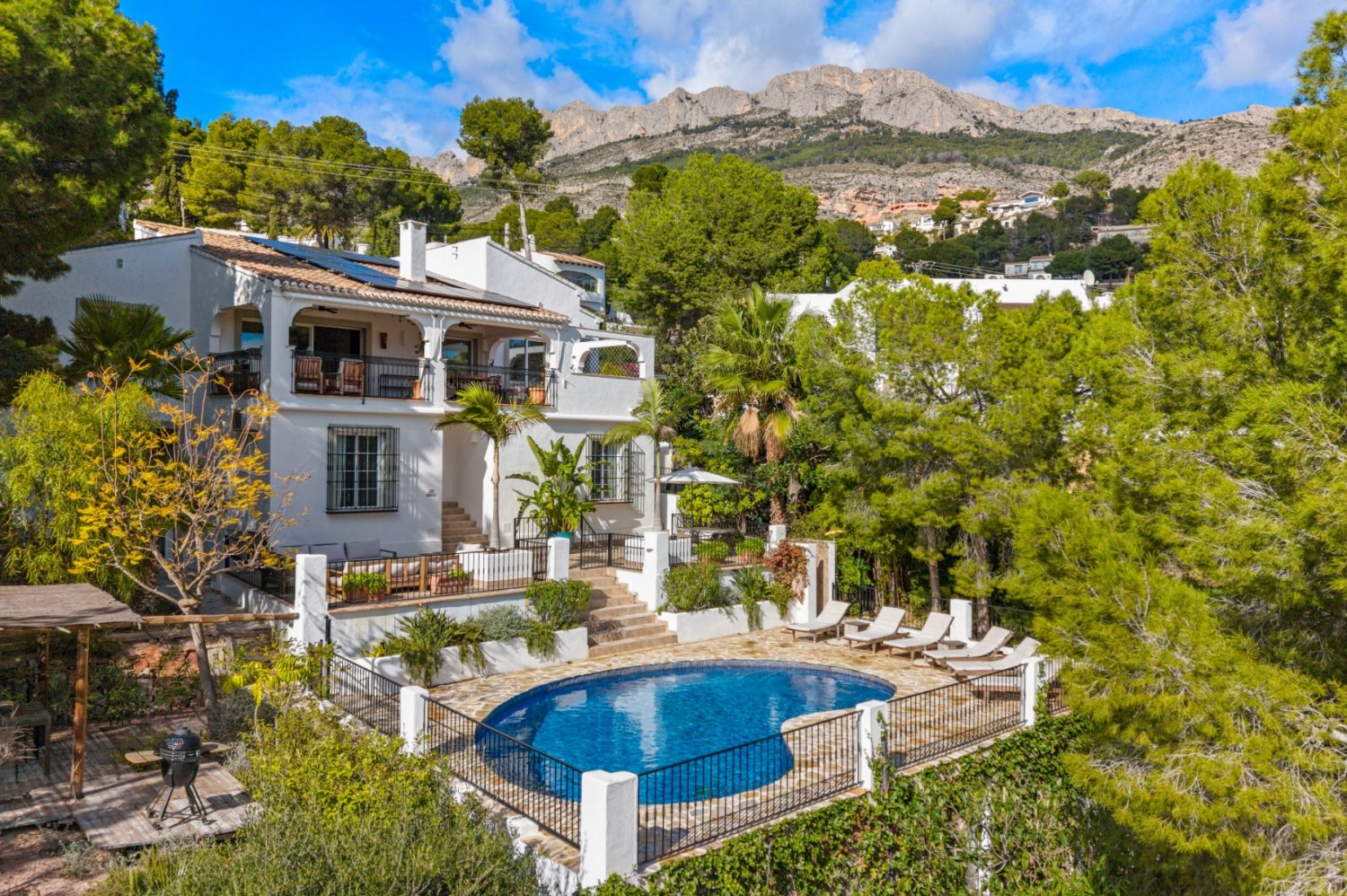 Villa in Altea, Alicante, Spain 6 bedrooms, 425 sq.m. No. 188993