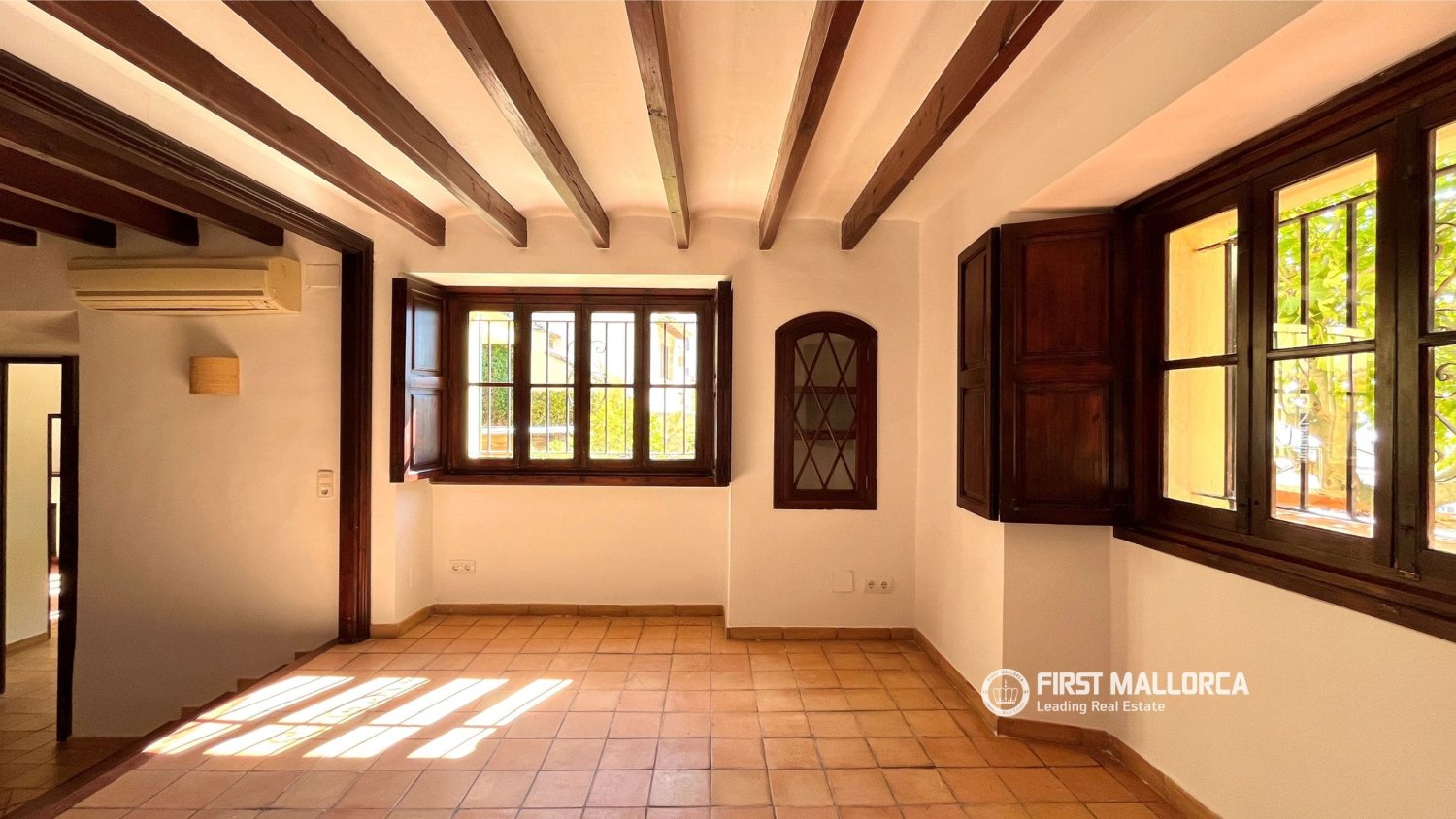 Villa in Palma de Majorca, Mallorca, Spain 3 bedrooms, 254 sq.m. No. 198526