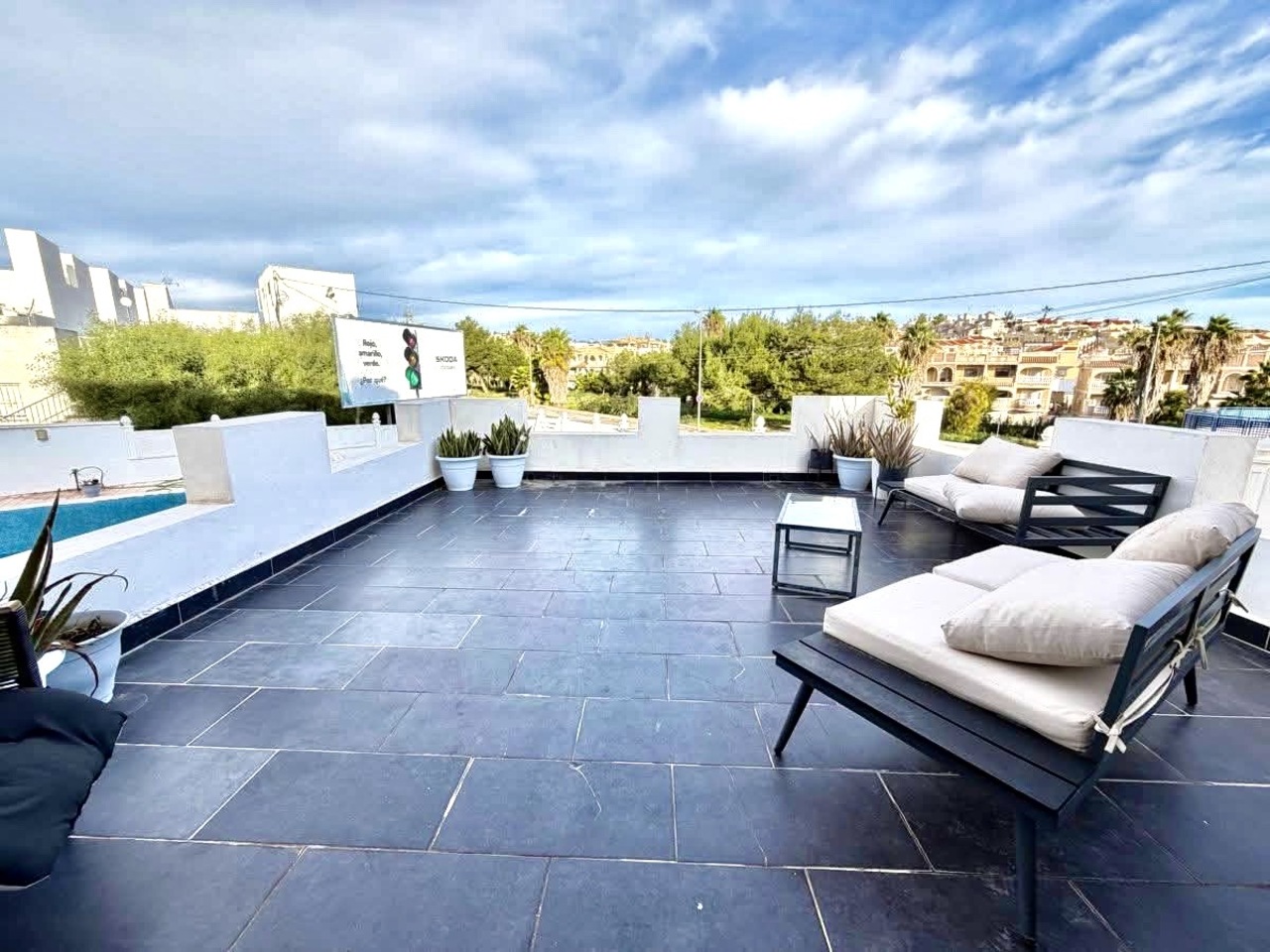 Villa en Villamartin, Alicante, España 6 dormitorios, 218 m2 No. 198976