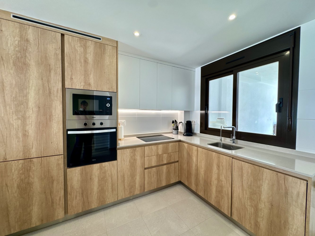 Apartamento en Pilar de la Horadada, Alicante, España 2 dormitorios, 77 m2 No. 189003