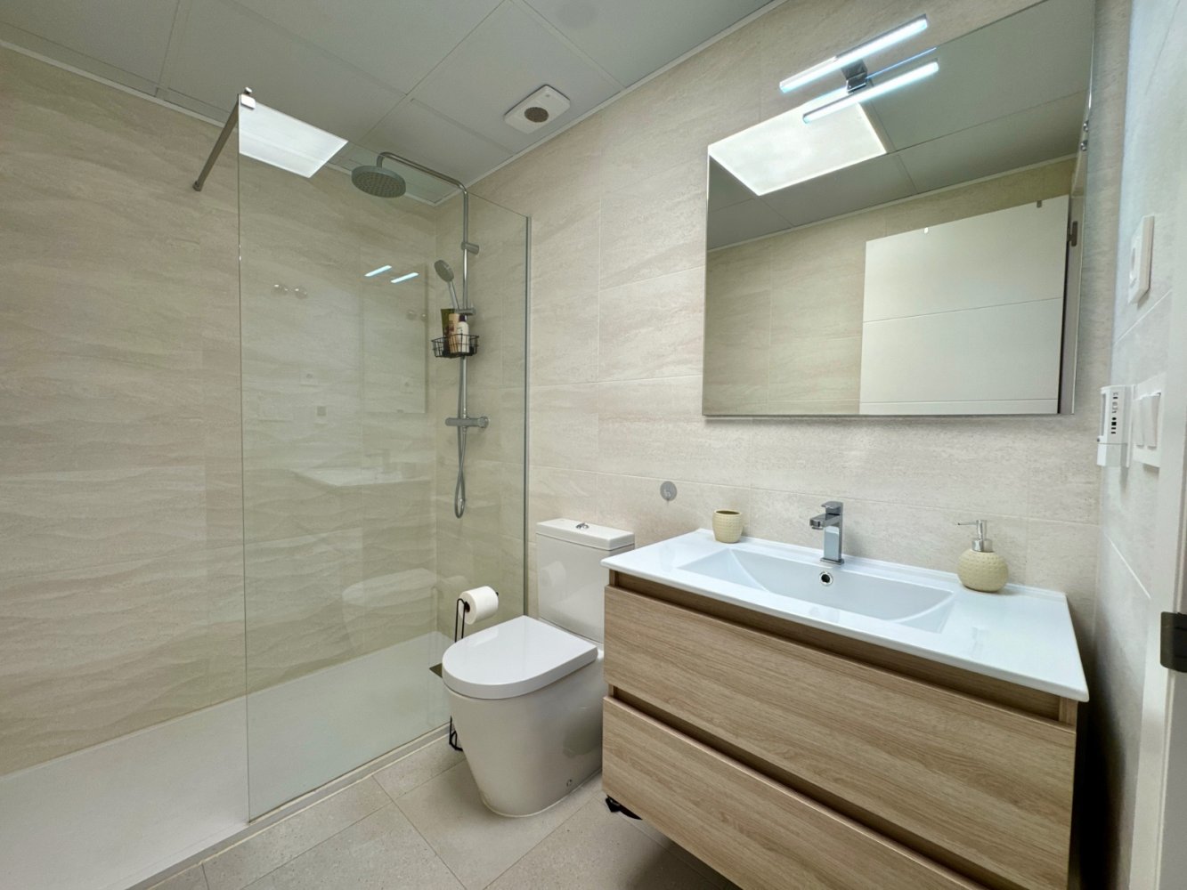 Apartamento en Pilar de la Horadada, Alicante, España 2 dormitorios, 77 m2 No. 189003