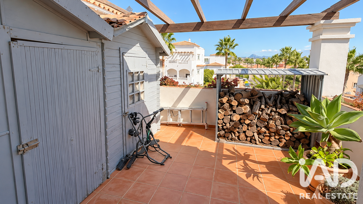 Квартира в Ла-Линеа-де-ла-Консепсьон, Кадис, Испания 2 спальни, 114м2 №198643