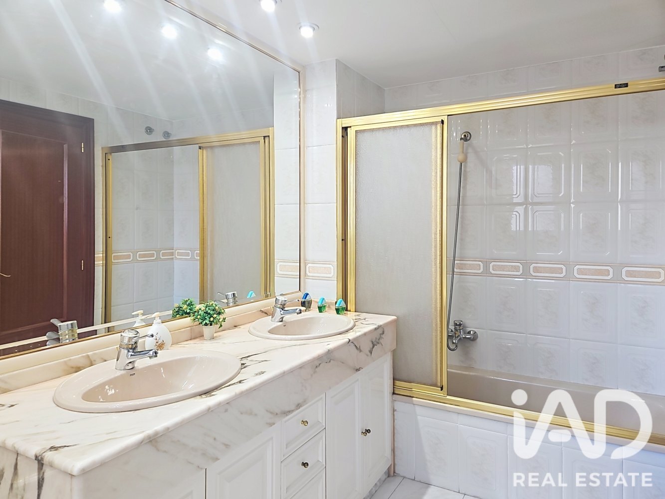 Apartment in Valencia, Spain 156 sq.m. No. 198673