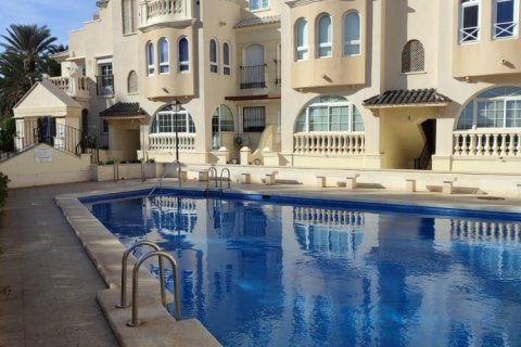 Apartment à Torrevieja, Alicante, Espagne 2 chambres, 72 m2 No. 198047