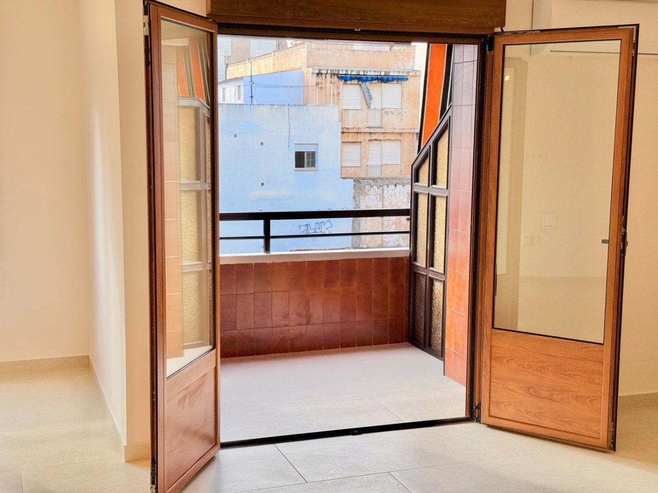 Apartamento en Torrevieja, Alicante, España 3 dormitorios, 115 m2 No. 198742