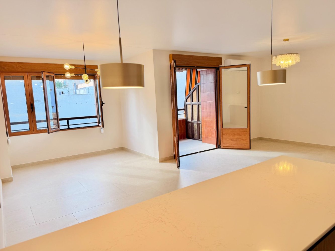 Apartamento en Torrevieja, Alicante, España 3 dormitorios, 115 m2 No. 198742