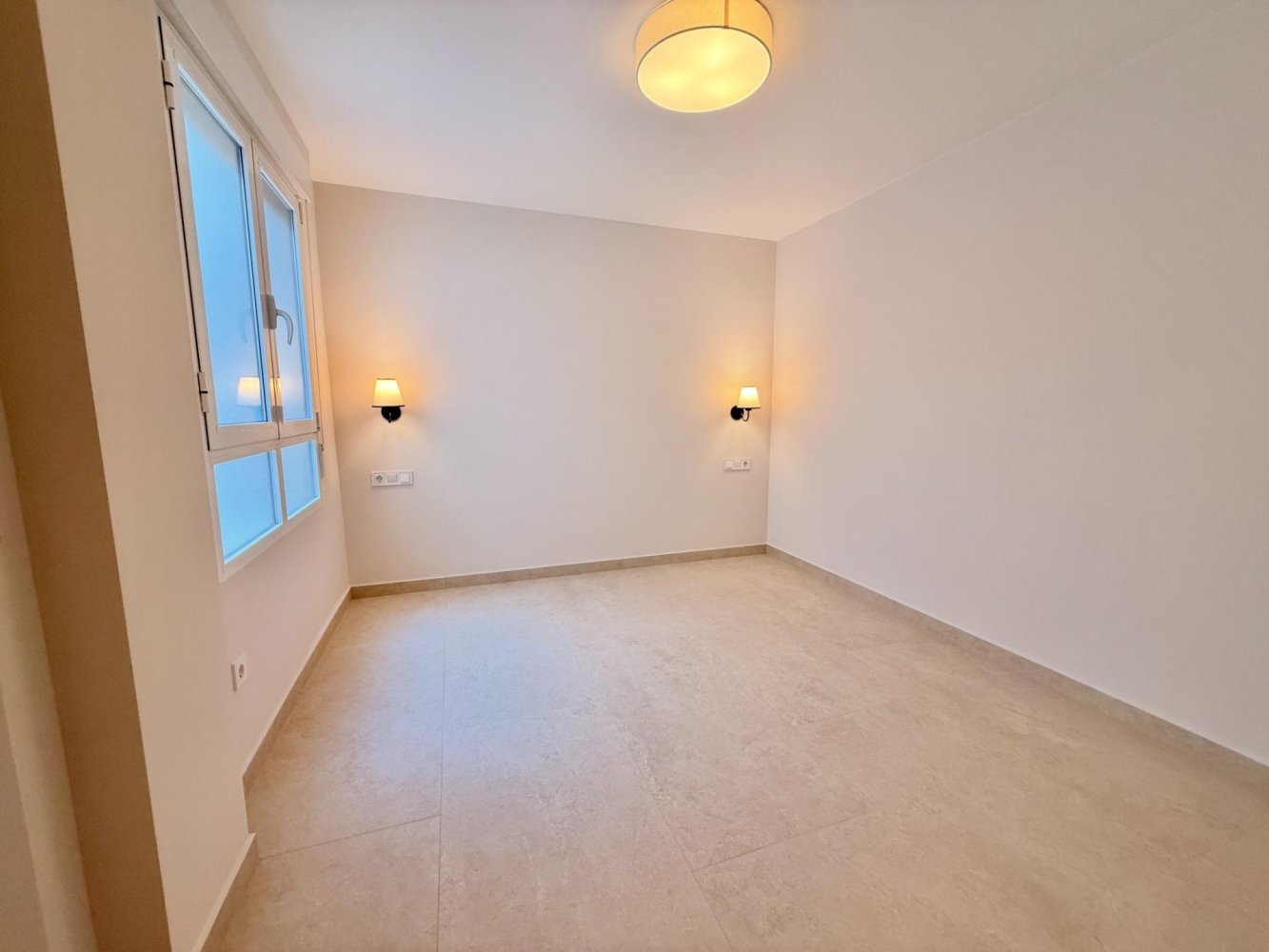 Apartamento en Torrevieja, Alicante, España 3 dormitorios, 115 m2 No. 198742