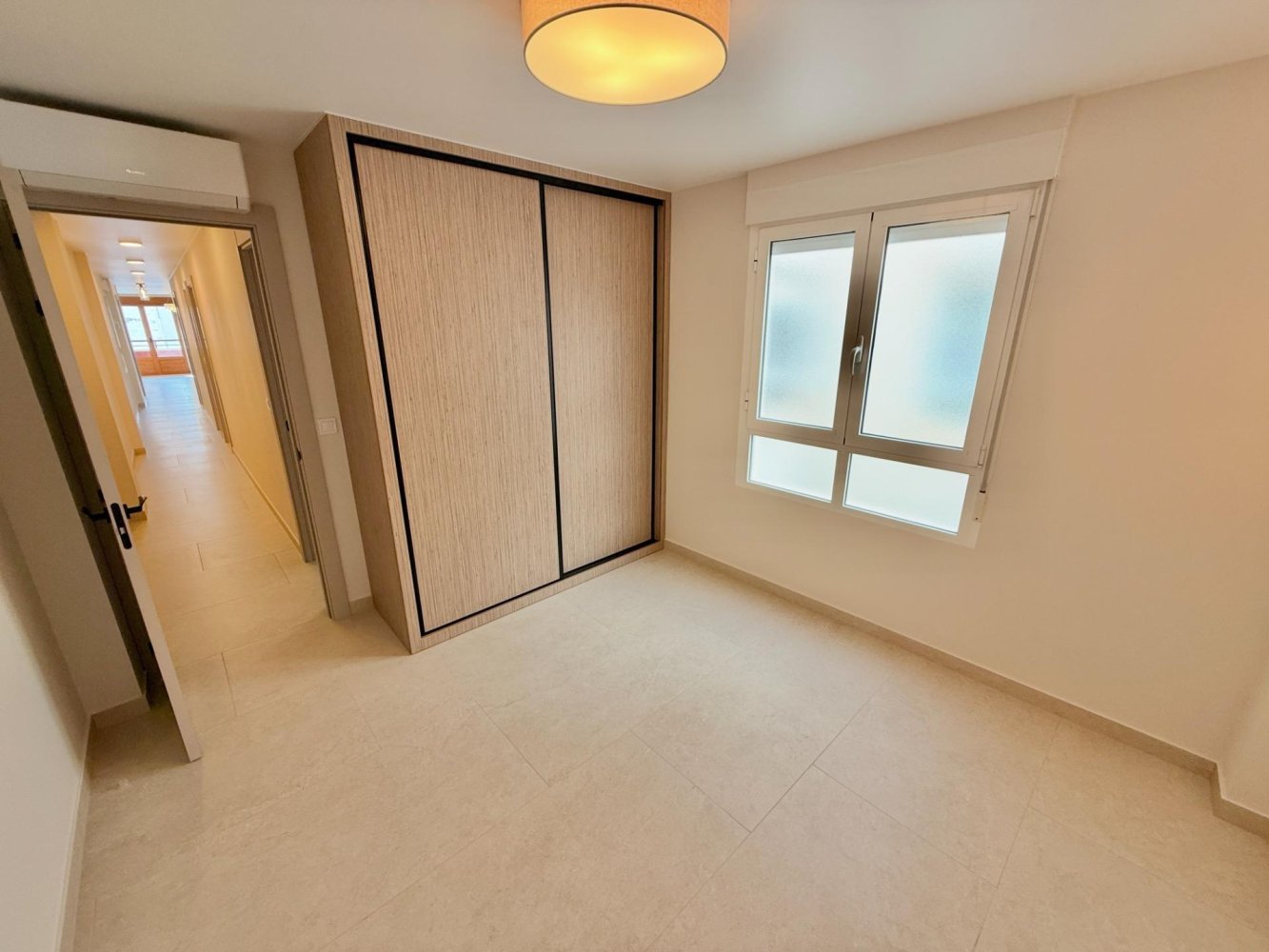 Apartamento en Torrevieja, Alicante, España 3 dormitorios, 115 m2 No. 198742