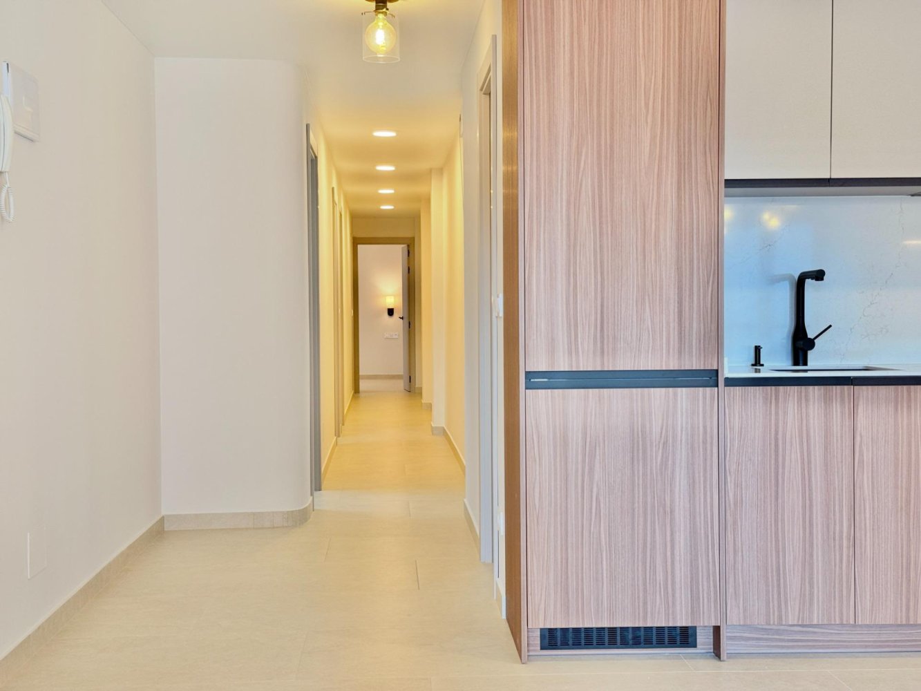 Apartamento en Torrevieja, Alicante, España 3 dormitorios, 115 m2 No. 198742