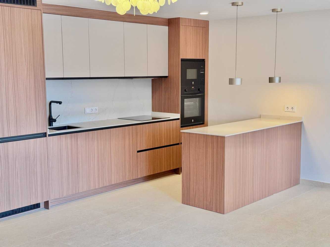 Apartamento en Torrevieja, Alicante, España 3 dormitorios, 115 m2 No. 198742