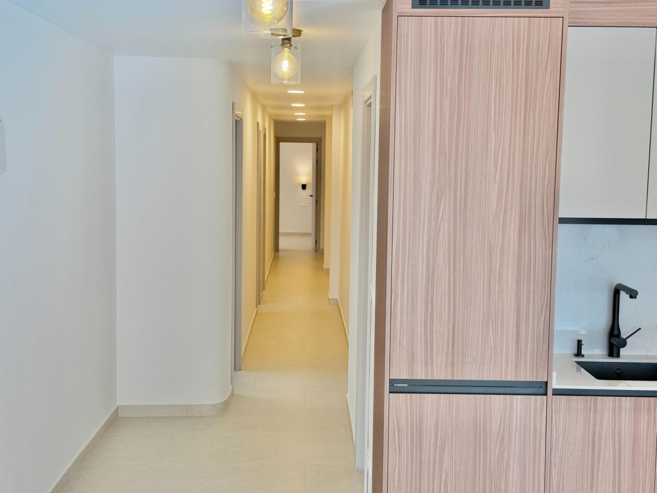 Apartamento en Torrevieja, Alicante, España 3 dormitorios, 115 m2 No. 198742