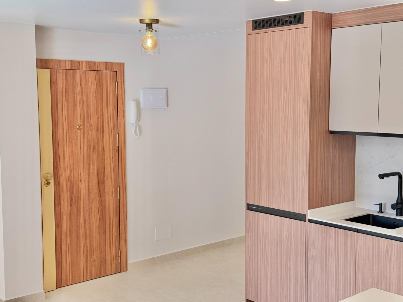 Apartamento en Torrevieja, Alicante, España 3 dormitorios, 115 m2 No. 198742
