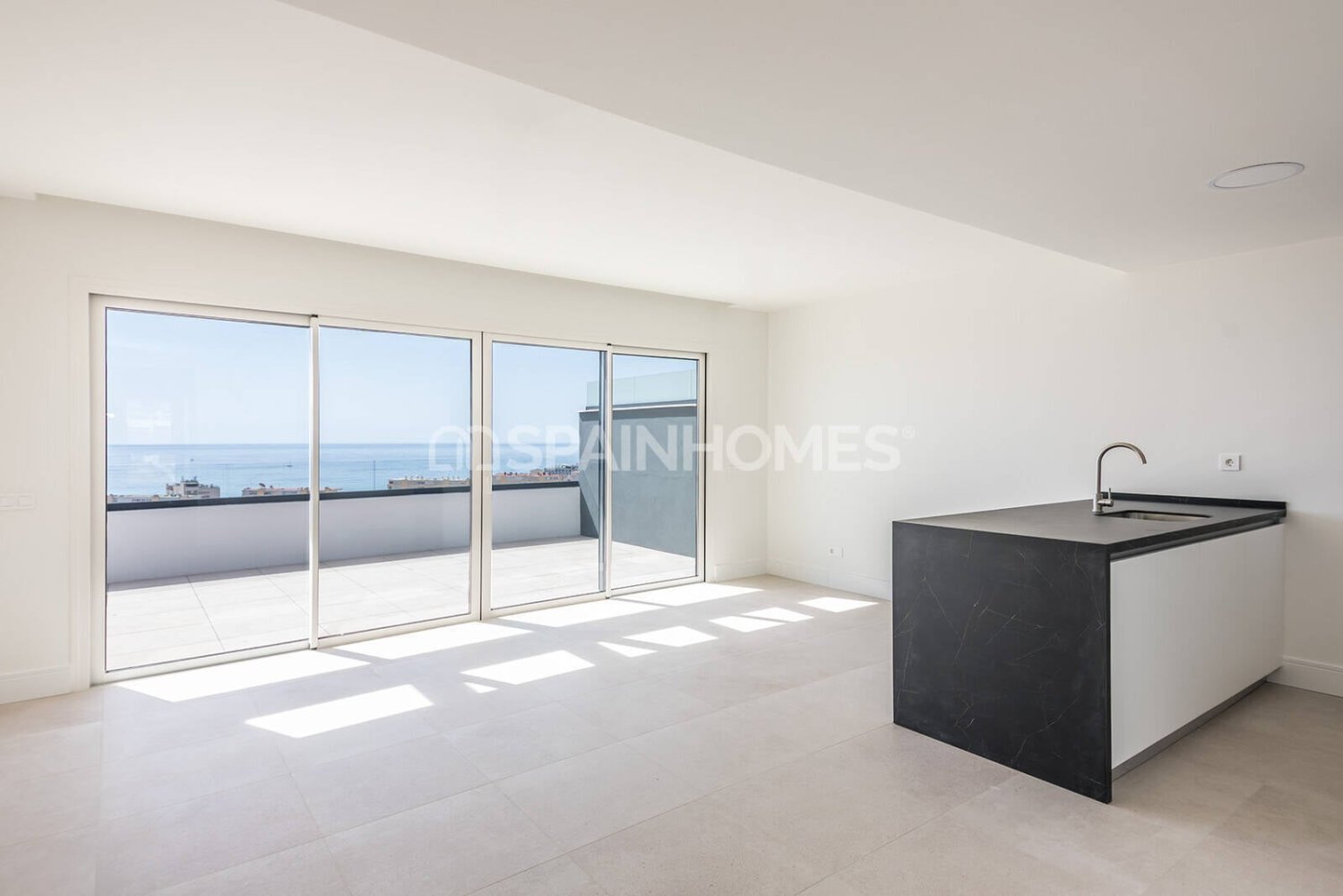 Lägenhet i Torremolinos, Malaga, Spanien 4 sovrum, 80 kvm. Nr. 168392