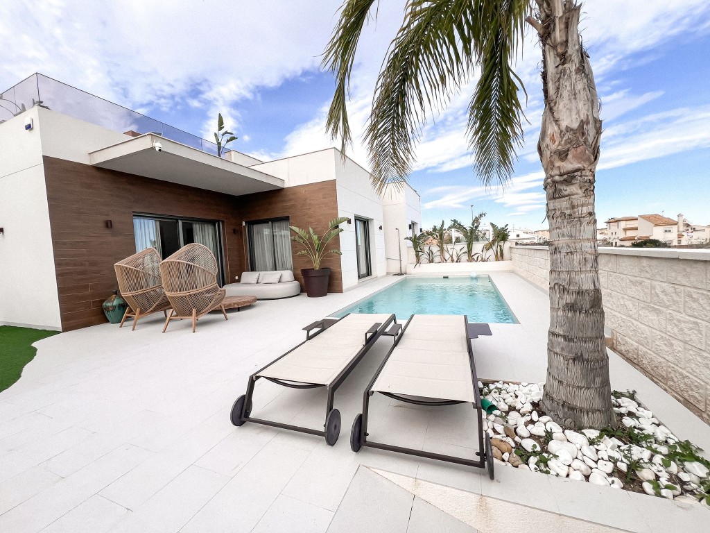 Villa i San Miguel de Salinas, Alicante, Spanien 4 sovrum, 263 kvm. Nr. 199292