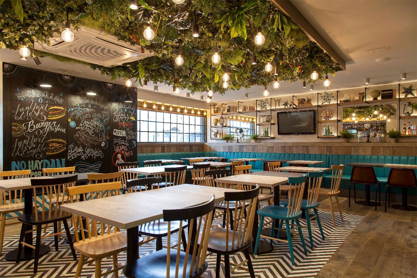 Commercial property in Eixample, Barcelona, Spain 175 sq.m. No. 133530